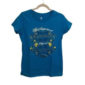 What happens at grandma’s tee size M